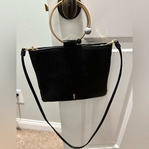 Thacker Le Pouch